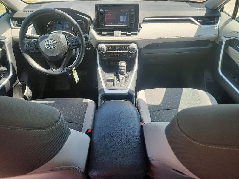 2020 TOYOTA RAV4 XLE 8