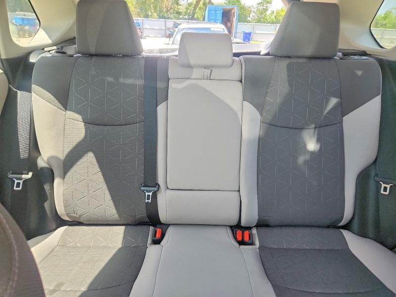 2020 TOYOTA RAV4 XLE 10