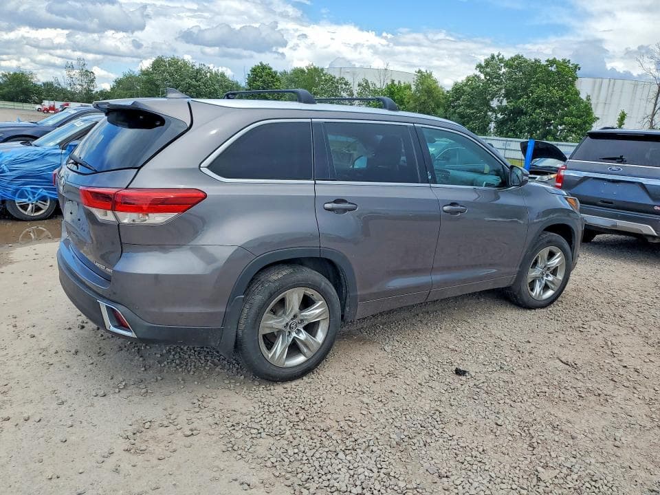 2018 TOYOTA HIGHLANDER LIMITED 3