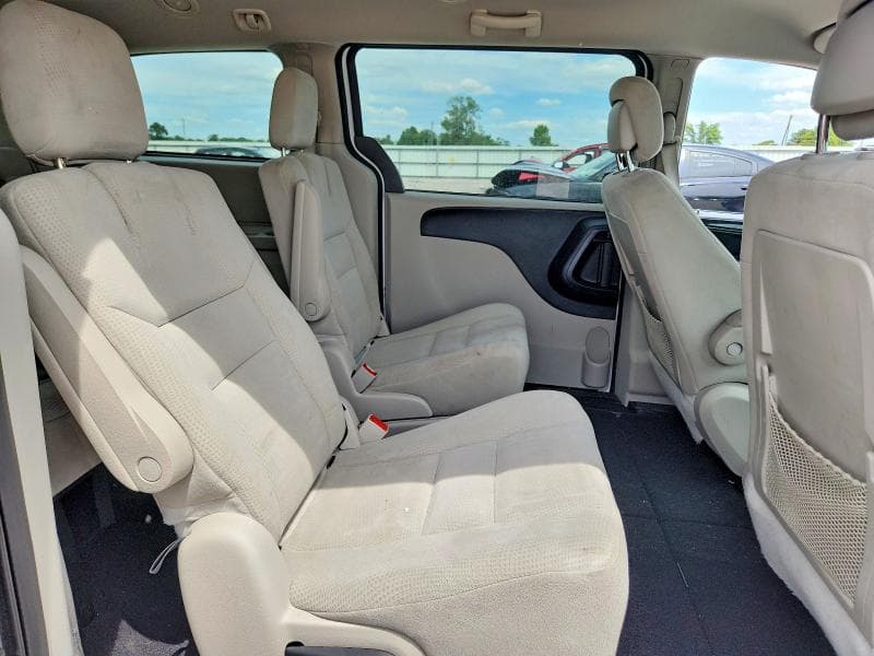 2016 DODGE GRAND CARAVAN SE 11