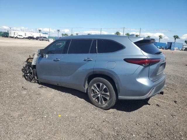 2021 TOYOTA HIGHLANDER XLE 2