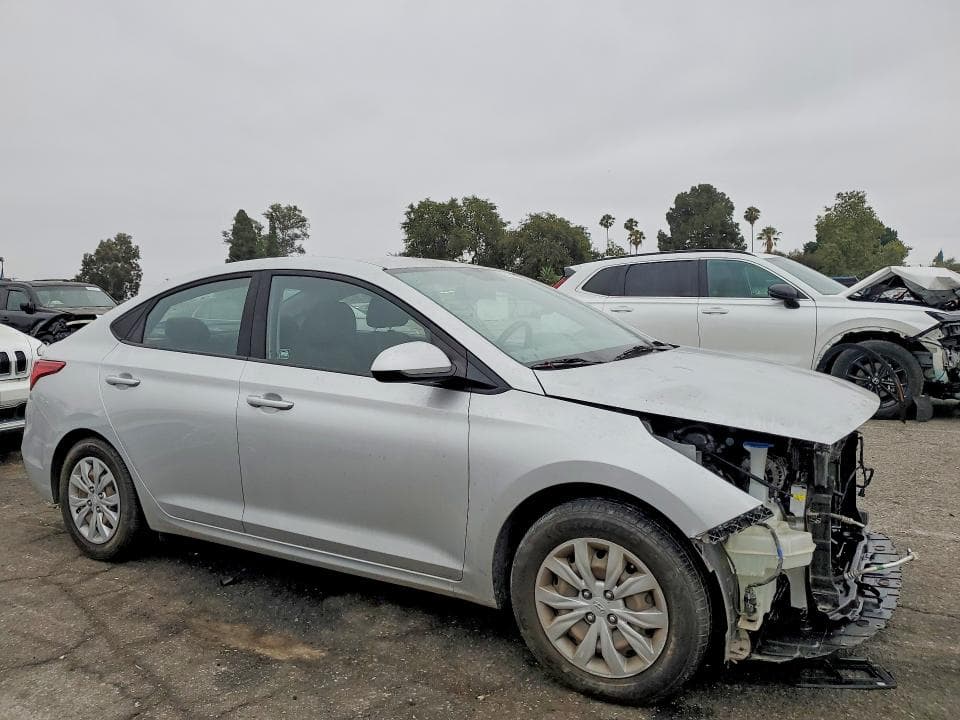 2019 HYUNDAI ACCENT SE 4