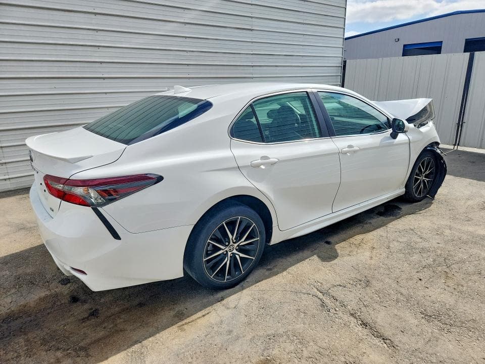 2023 TOYOTA CAMRY SE 3