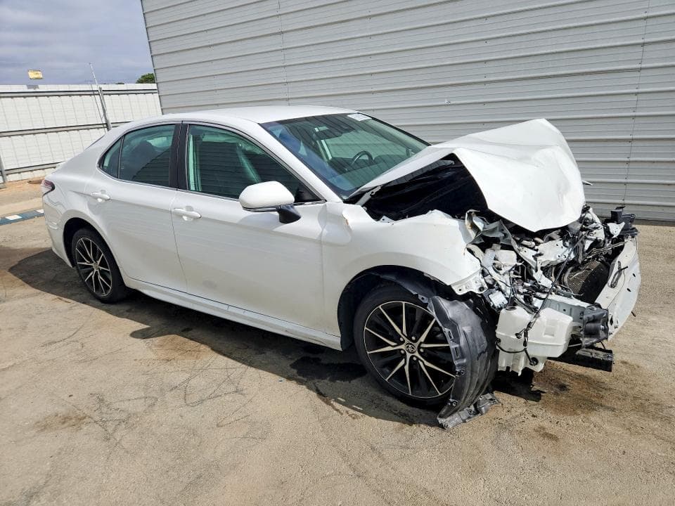 2023 TOYOTA CAMRY SE 4