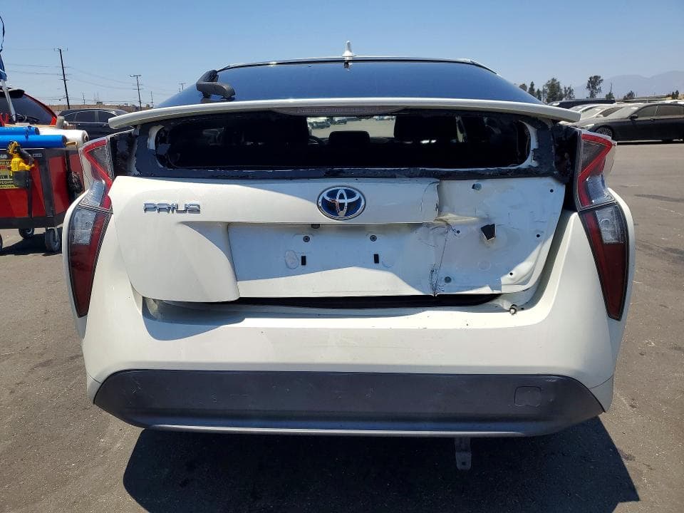 2017 TOYOTA PRIUS TWO 6