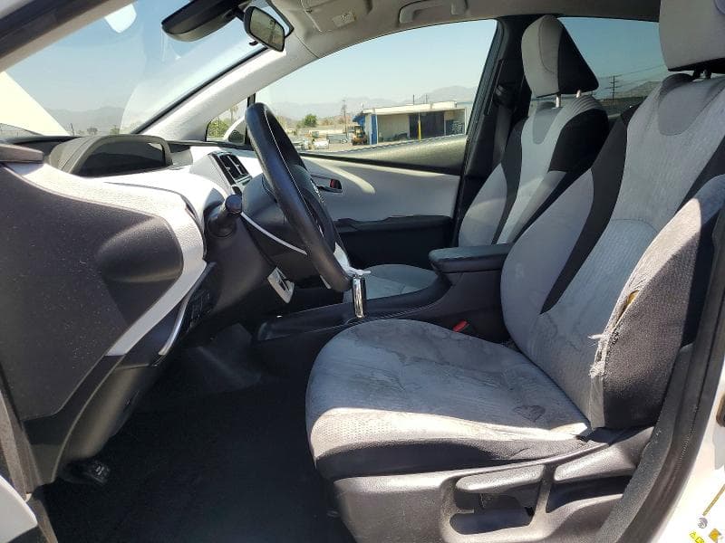 2017 TOYOTA PRIUS TWO 7