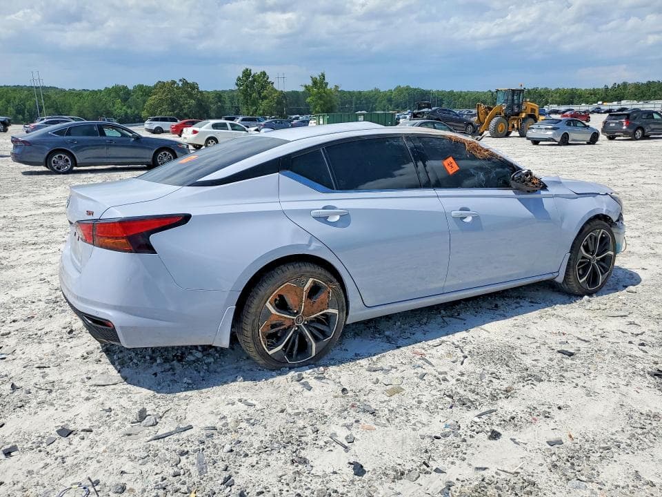 2024 NISSAN ALTIMA SR 3