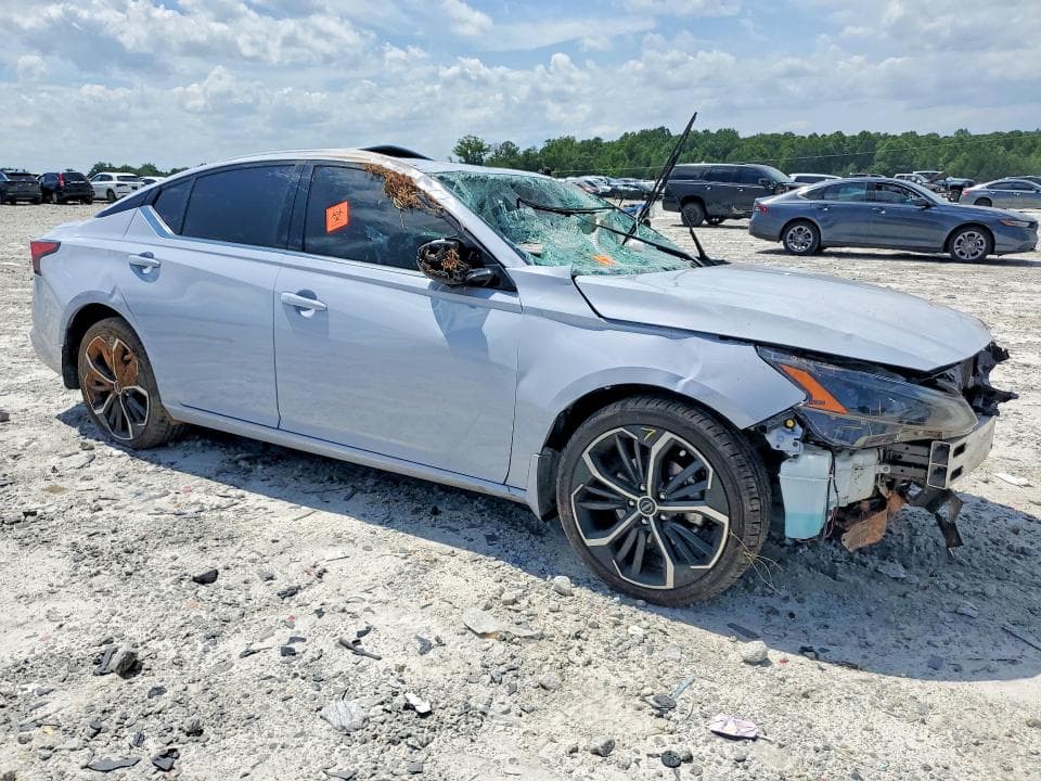 2024 NISSAN ALTIMA SR 4