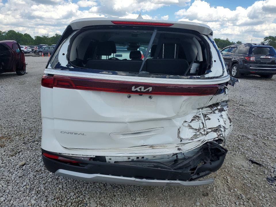 2024 KIA CARNIVAL EX 6