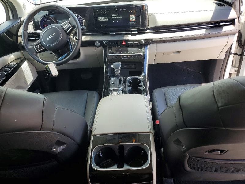 2024 KIA CARNIVAL EX 8
