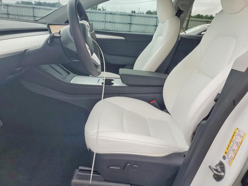 2025 TESLA MODEL Y 7