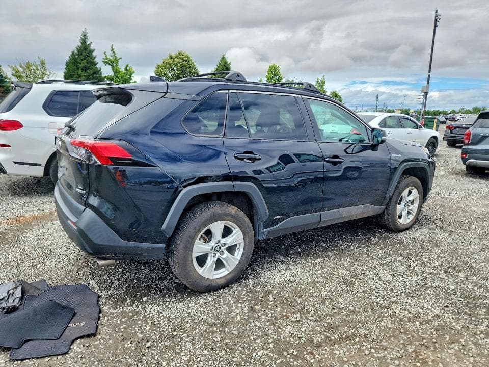 2019 TOYOTA RAV4 LE LE 3