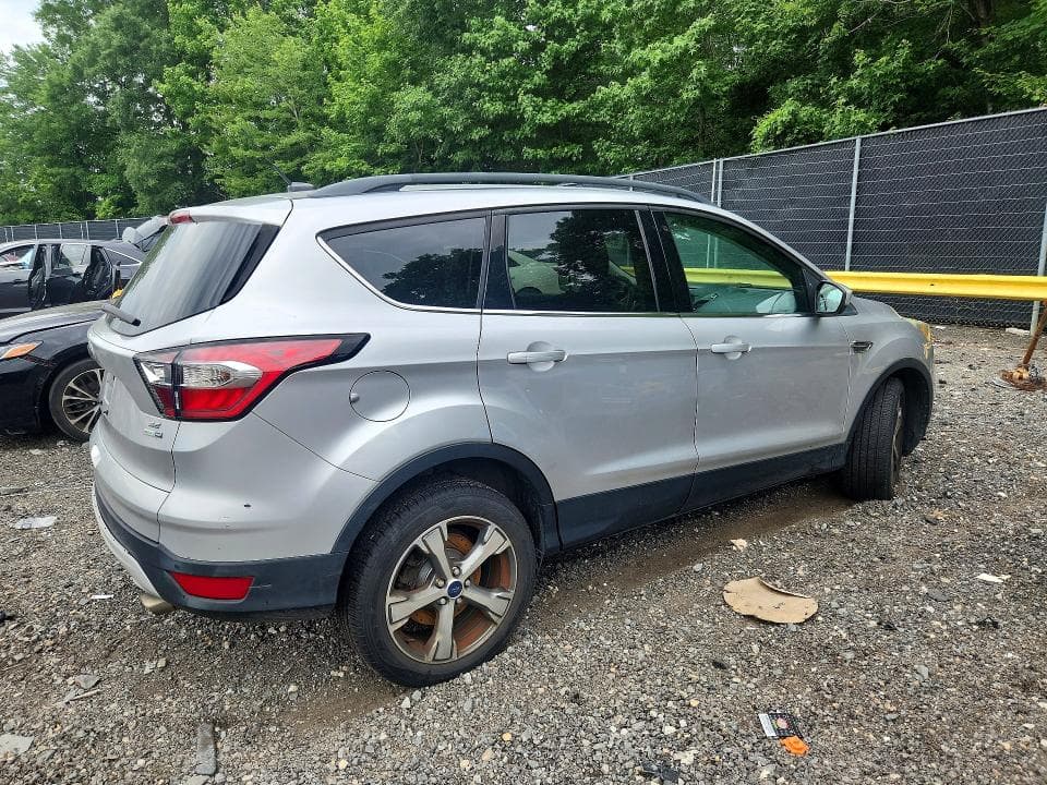 2017 FORD ESCAPE SE SE 3