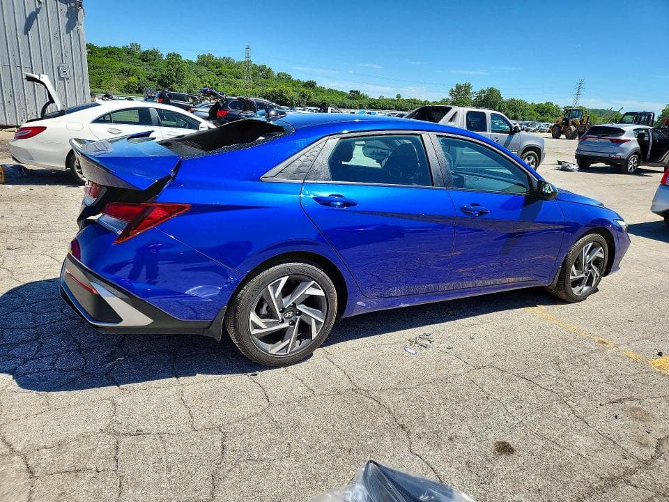 2025 HYUNDAI ELANTRA SEL SPORT 3