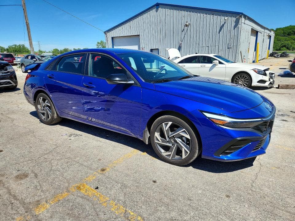 2025 HYUNDAI ELANTRA SEL SPORT 4