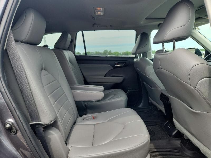 2023 TOYOTA HIGHLANDER XLE 11