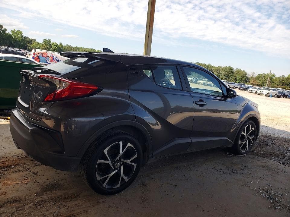 2018 TOYOTA C-HR XLE XLE 3