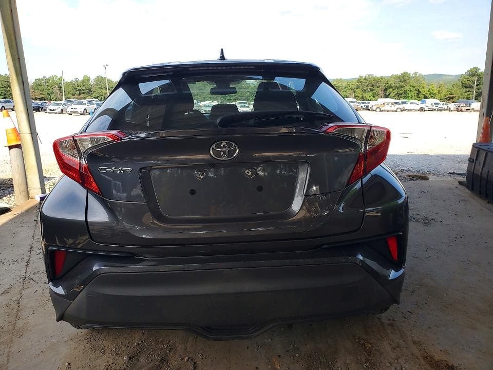 2018 TOYOTA C-HR XLE XLE 6