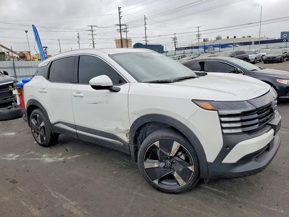 2025 NISSAN KICKS SR 4
