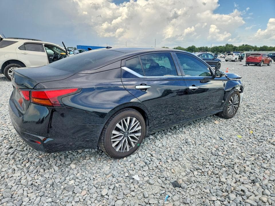 2023 NISSAN ALTIMA SV 3