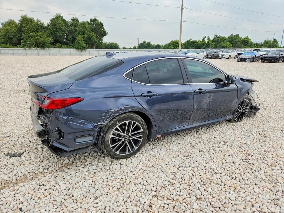 2026 TOYOTA CAMRY XLE 3