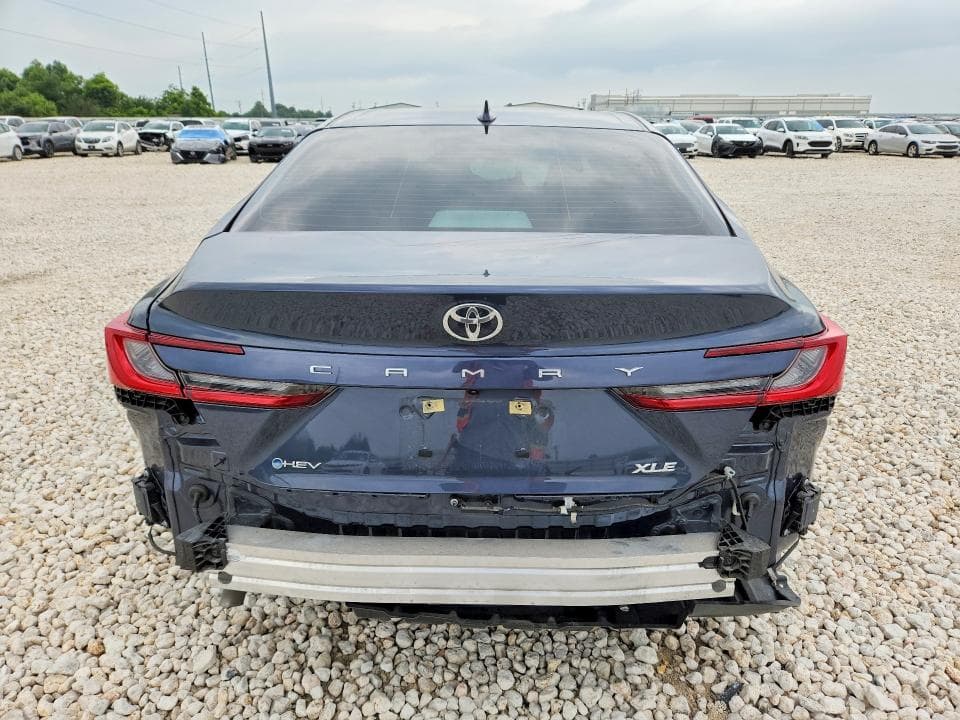 2026 TOYOTA CAMRY XLE 6