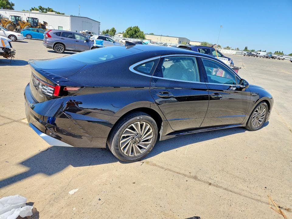 2024 HYUNDAI SONATA HYBRID LIMITED 3