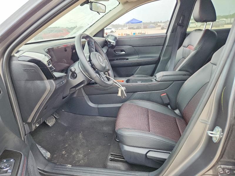 2026 NISSAN KICKS SR SR 8