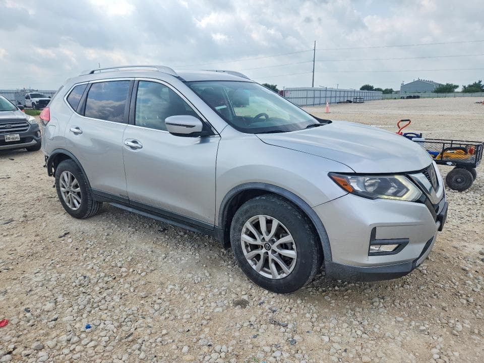 2017 NISSAN ROGUE SV 4
