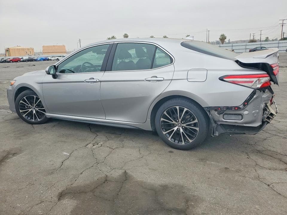 2019 TOYOTA CAMRY SE 2