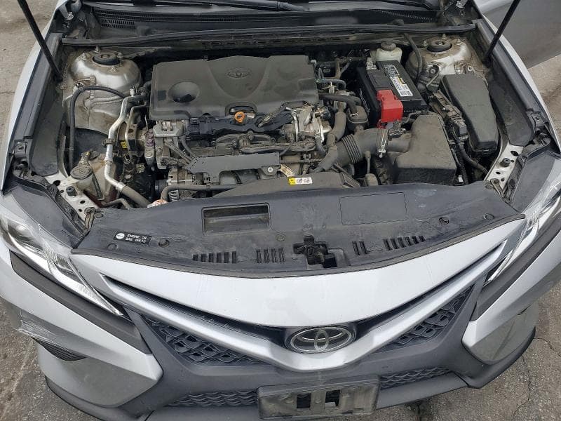 2019 TOYOTA CAMRY SE 11