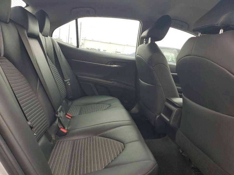 2019 TOYOTA CAMRY SE 10