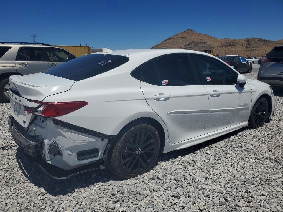 2025 TOYOTA CAMRY SE 3