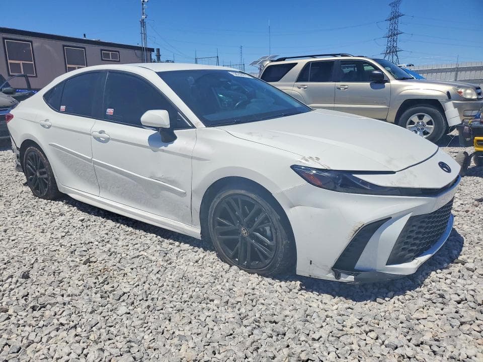 2025 TOYOTA CAMRY SE 4