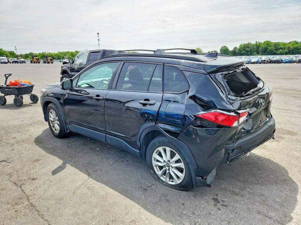2022 TOYOTA COROLLA CROSS LE 2