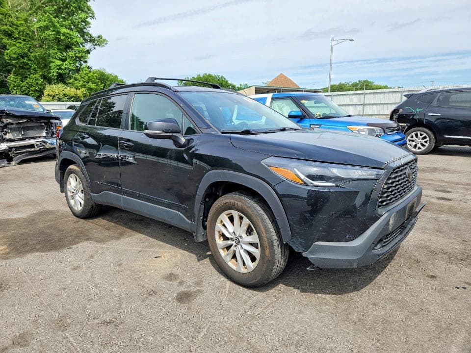 2022 TOYOTA COROLLA CROSS LE 4