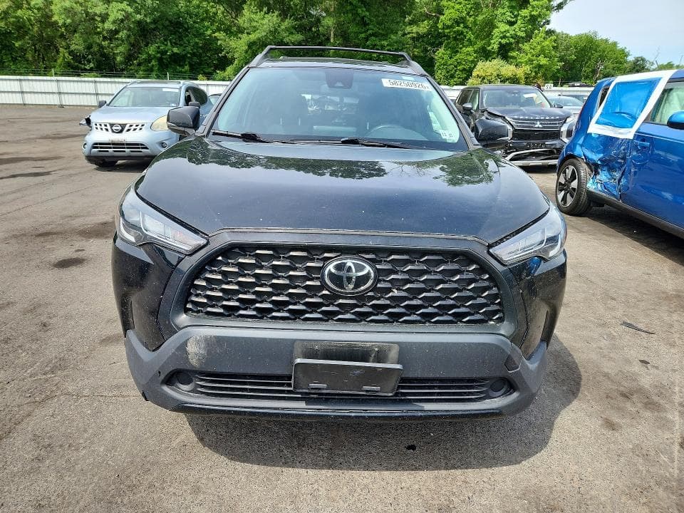 2022 TOYOTA COROLLA CROSS LE 5