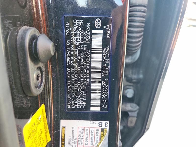 2019 TOYOTA C-HR XLE 12