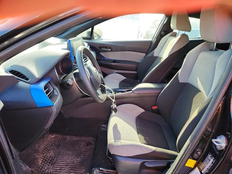 2019 TOYOTA C-HR XLE 7