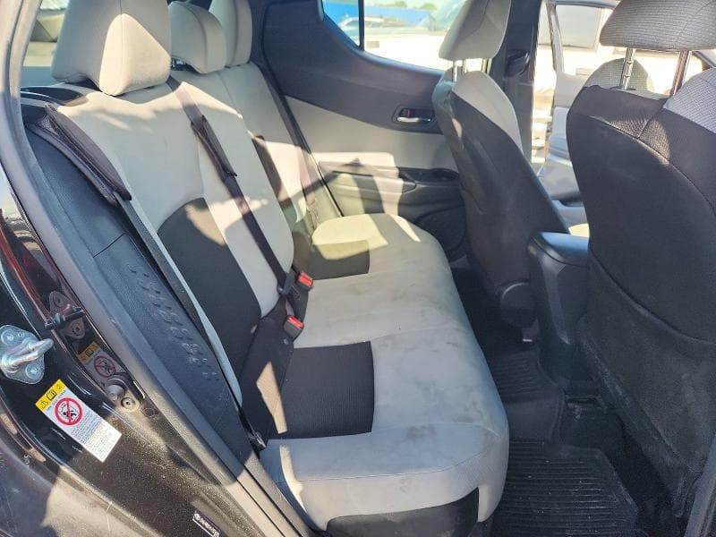 2019 TOYOTA C-HR XLE 10