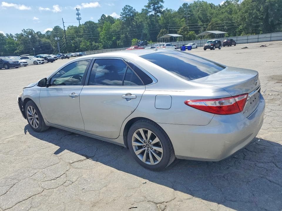 2017 TOYOTA CAMRY XLE 2