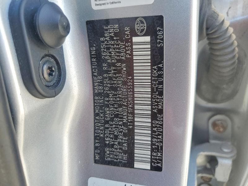 2017 TOYOTA CAMRY XLE 12