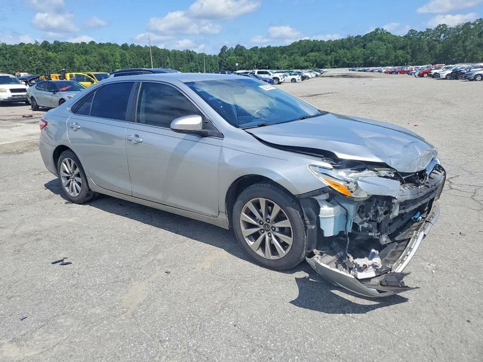 2017 TOYOTA CAMRY XLE 4
