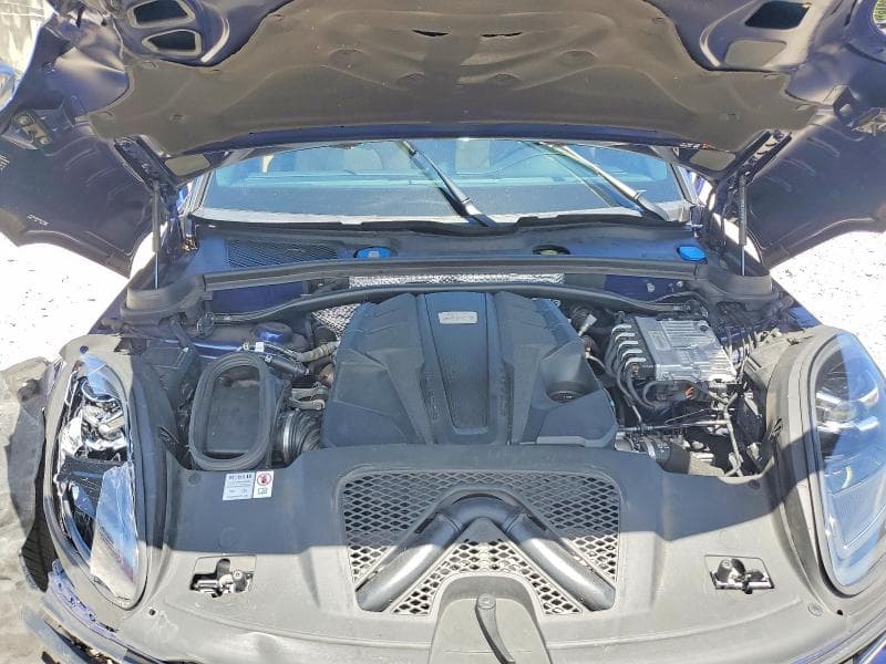 2024 PORSCHE MACAN S 11