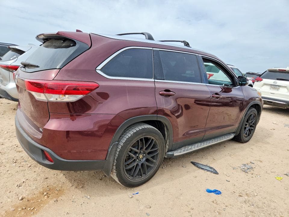 2019 TOYOTA HIGHLANDER XLE 3