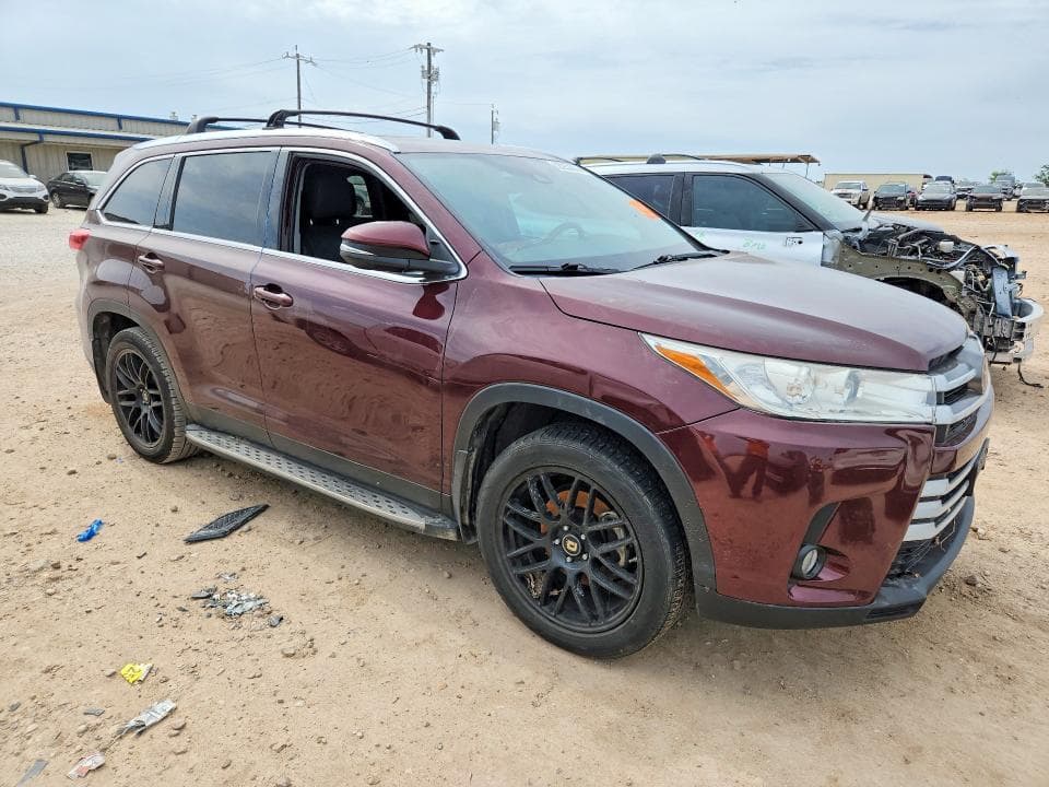 2019 TOYOTA HIGHLANDER XLE 4