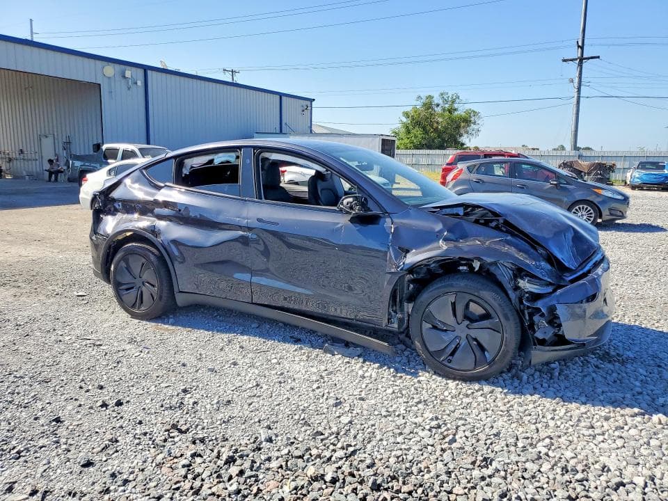 2026 TESLA MODEL Y 4