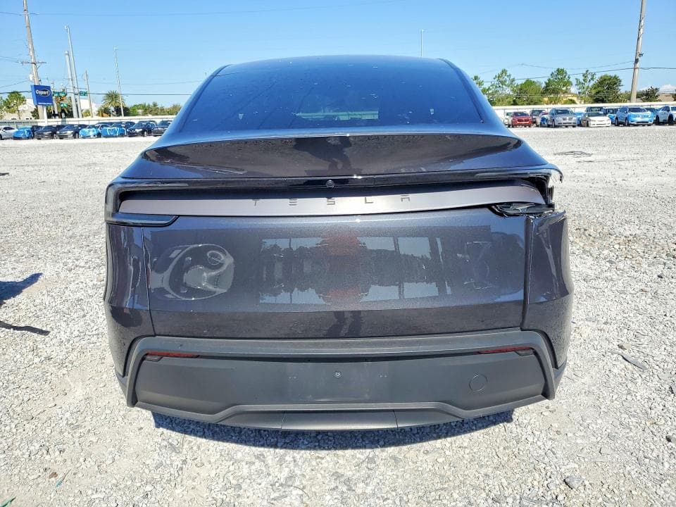 2026 TESLA MODEL Y 6