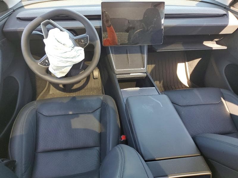 2026 TESLA MODEL Y 8