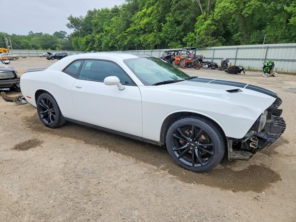 2017 DODGE CHALLENGER SXT 4